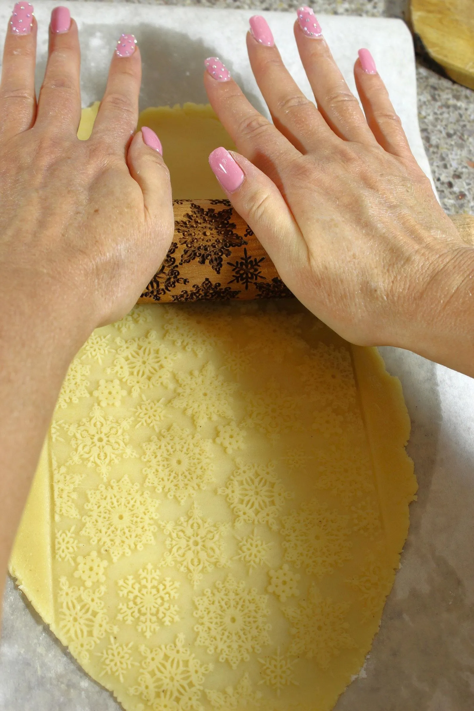 Engraved Embossing Rolling Pin Magical Swirls Pattern, Christmas Gift