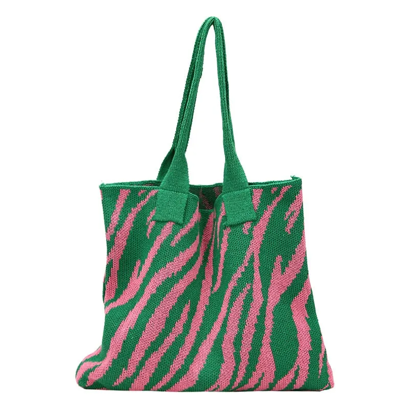 The “streAK-A 💕💚” Tote